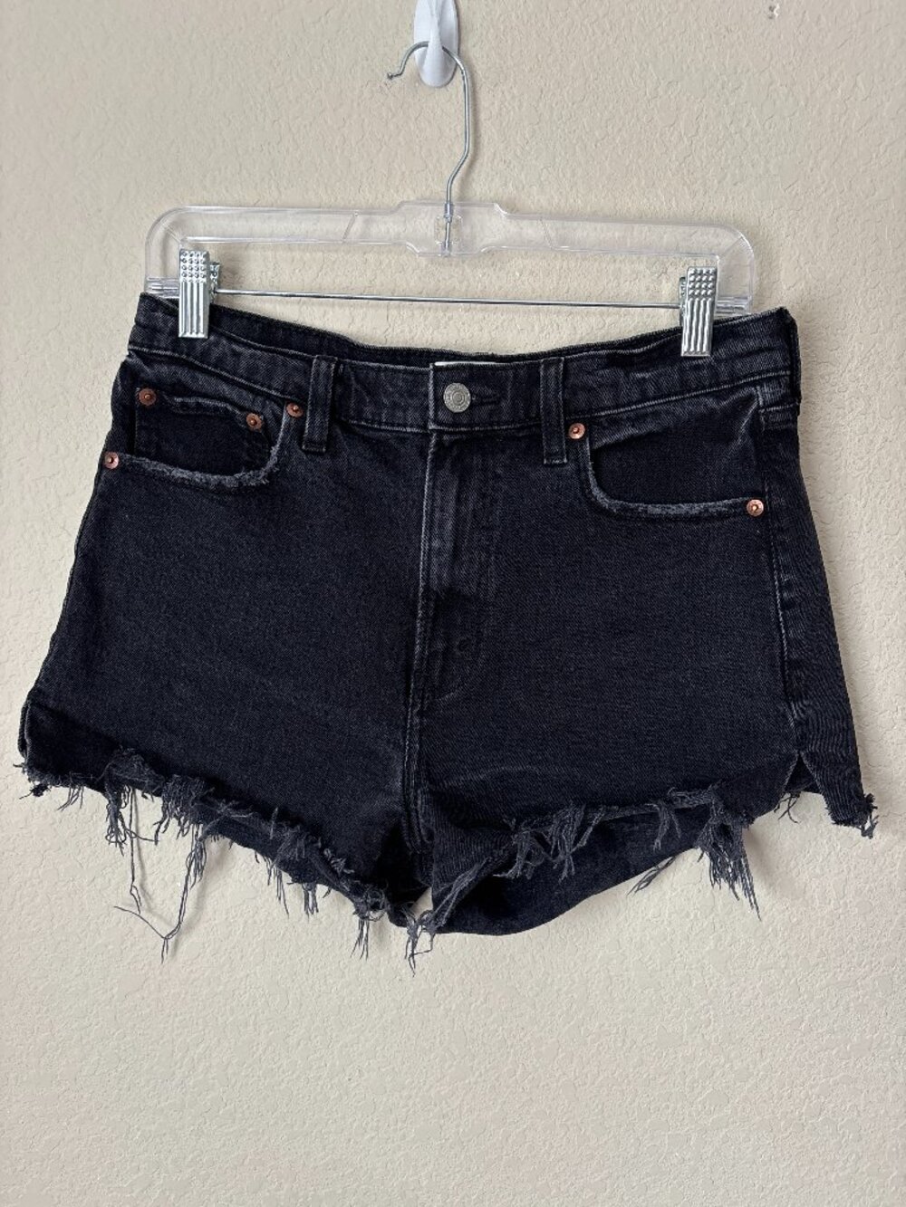 Abercrombie & Fitch High Rise Distressed Frayed Hem The Mom Short